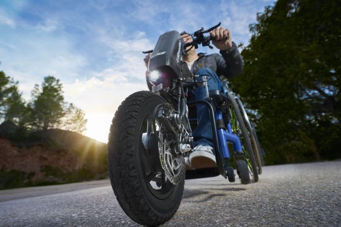 EMPULSE STREETJET 12